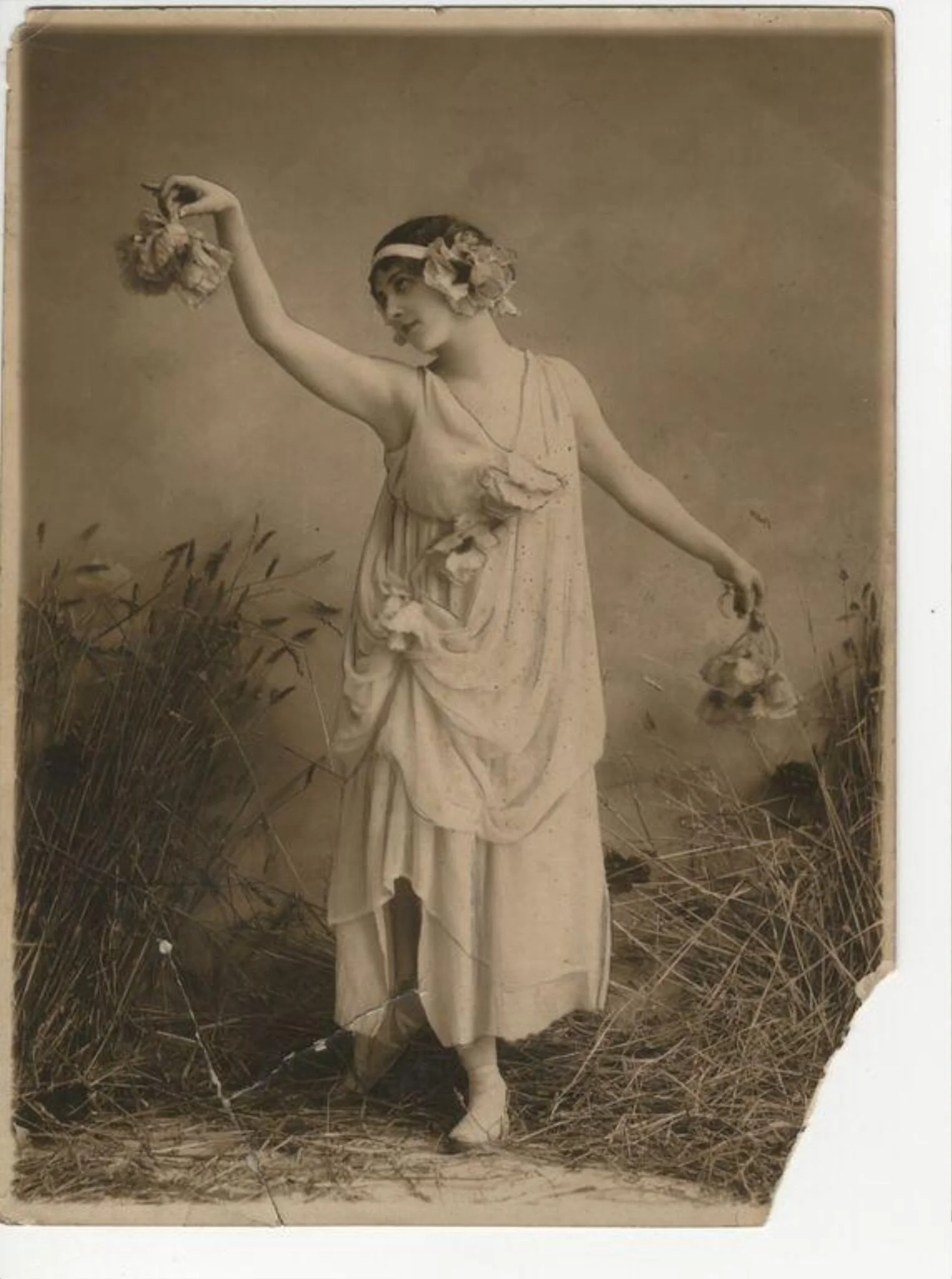 Lydia Kyasht, detail