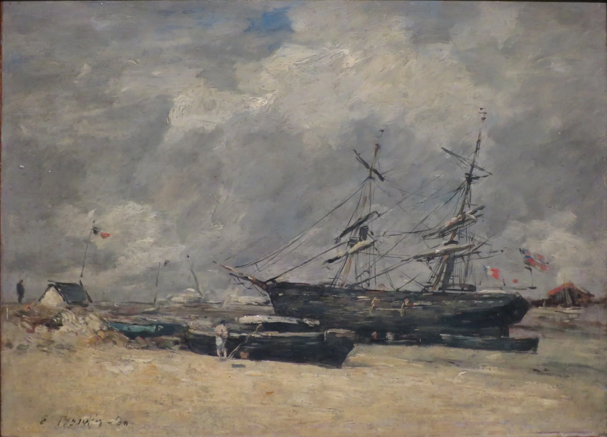 Bateaux de pêche sur la plage. Trouville, marée basse, detail