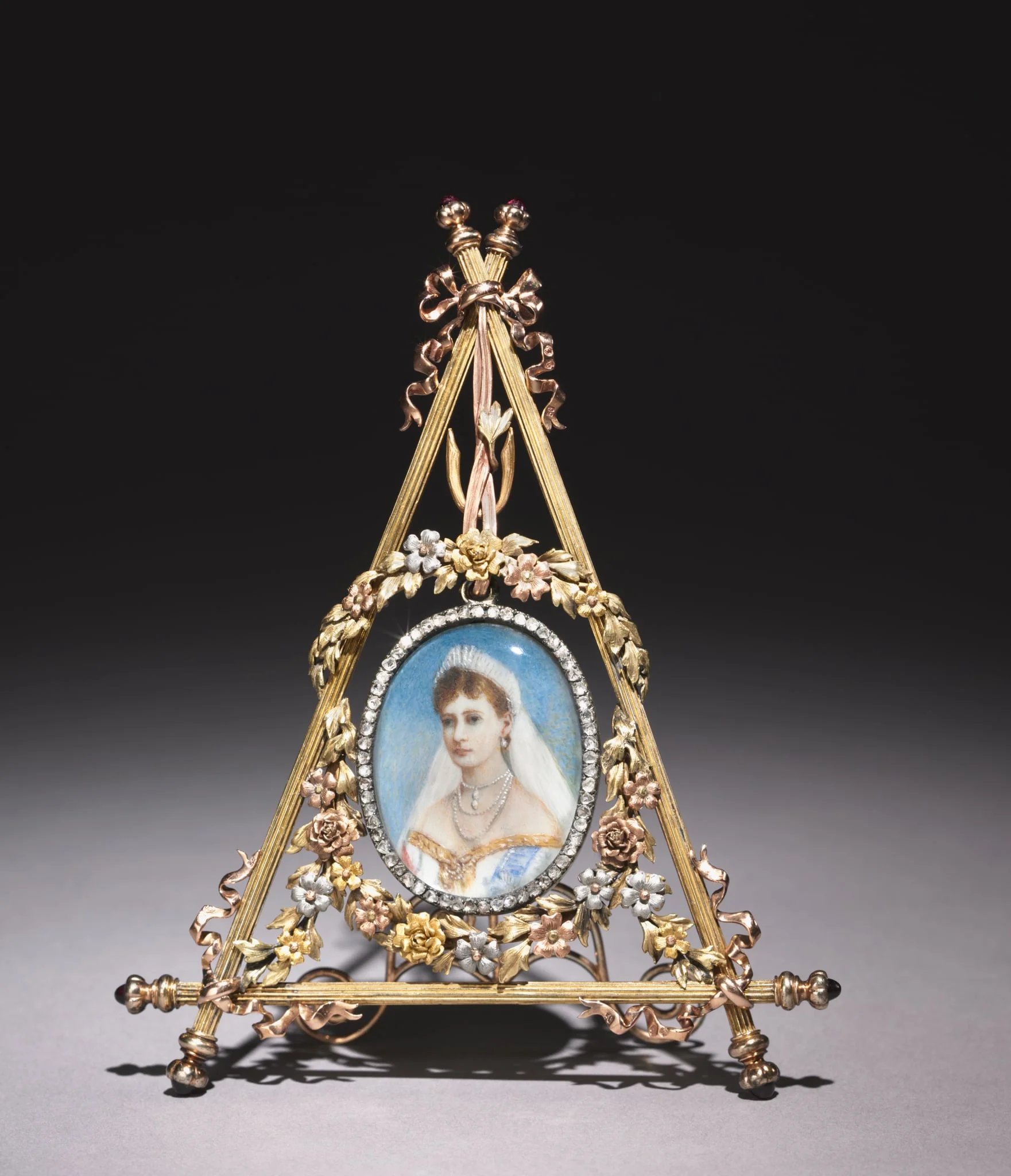 Framed Miniature of Tsarina Alexandra Feodorovna, detail