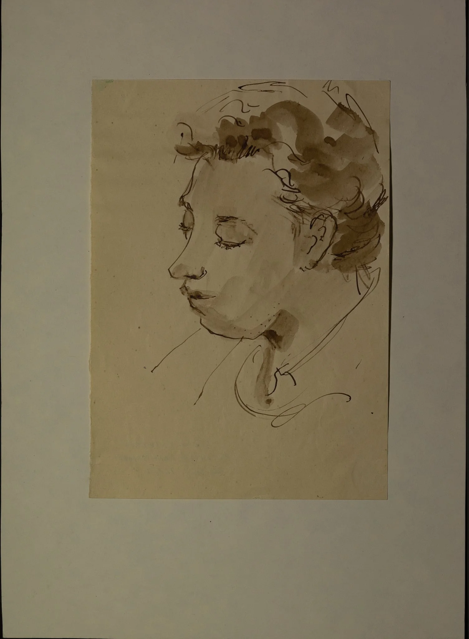 Portret al artistei Ligia Macovei, din semiprofil, spre stânga. Ligia Macovei (1916 - 1998) a fost o graficiană, pictoriță și colecționară de artă. Ligia Macovei a fost deputat în Marea Adunare Națională în sesiunea 1952 -1957.[2] Ligia Macovei a fost căsătorită cu arhitectul și demnitarul comunist Pompiliu Macovei (1911 - 2008). Lucia Cosmescu (1916-1969) a fost pictoriță și graficiană româncă, Născută în Galați, a făcut studii de pictură la Academia de Arte Frumoase din București., detail