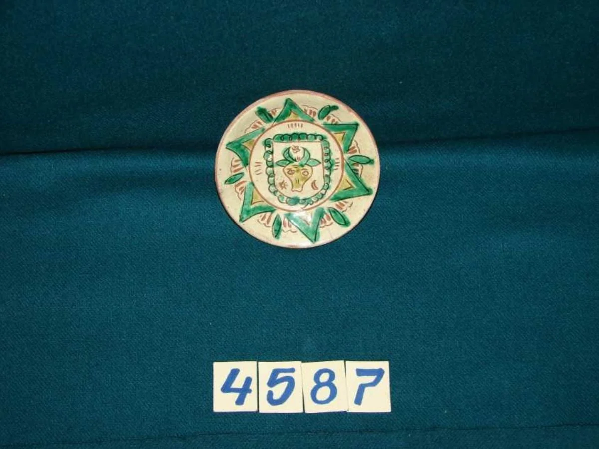 Farfurioară, detail