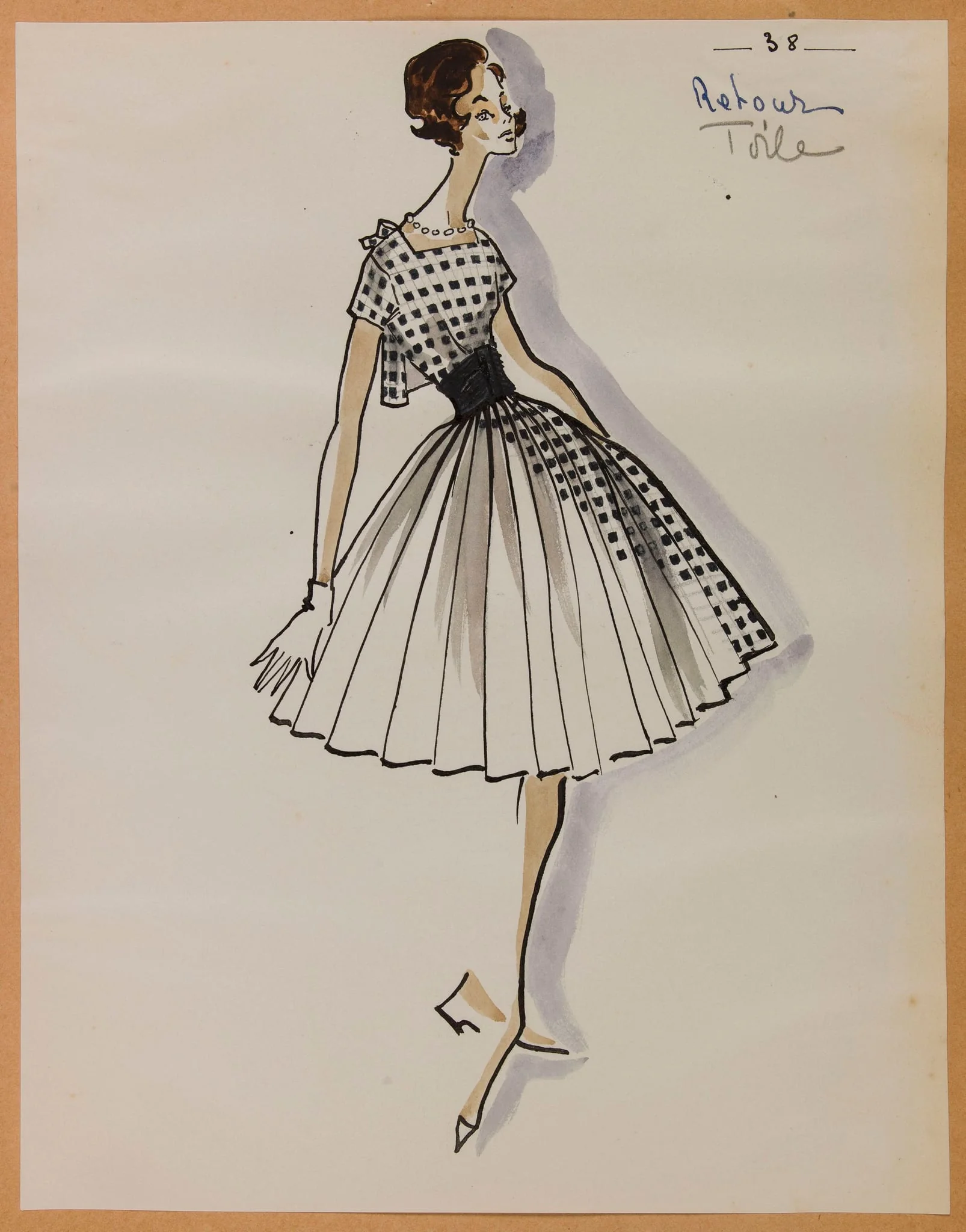 Robe plissée blanche à motif de carré noir, detail