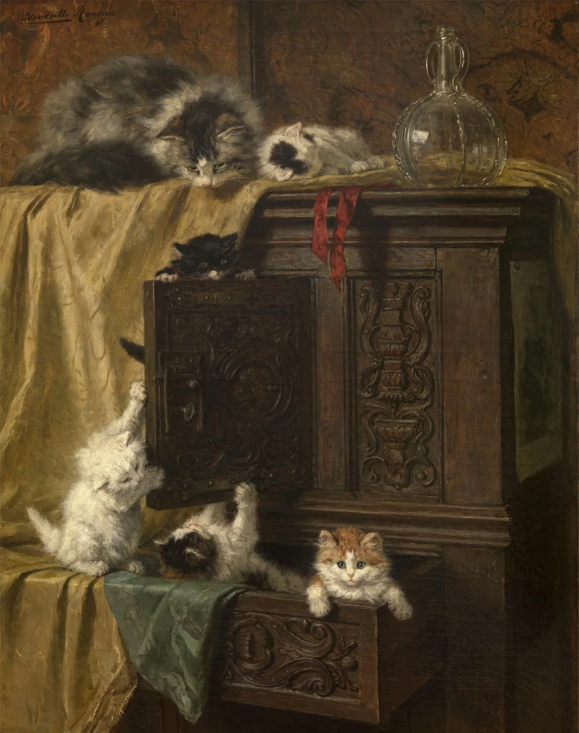 Immodest, detail