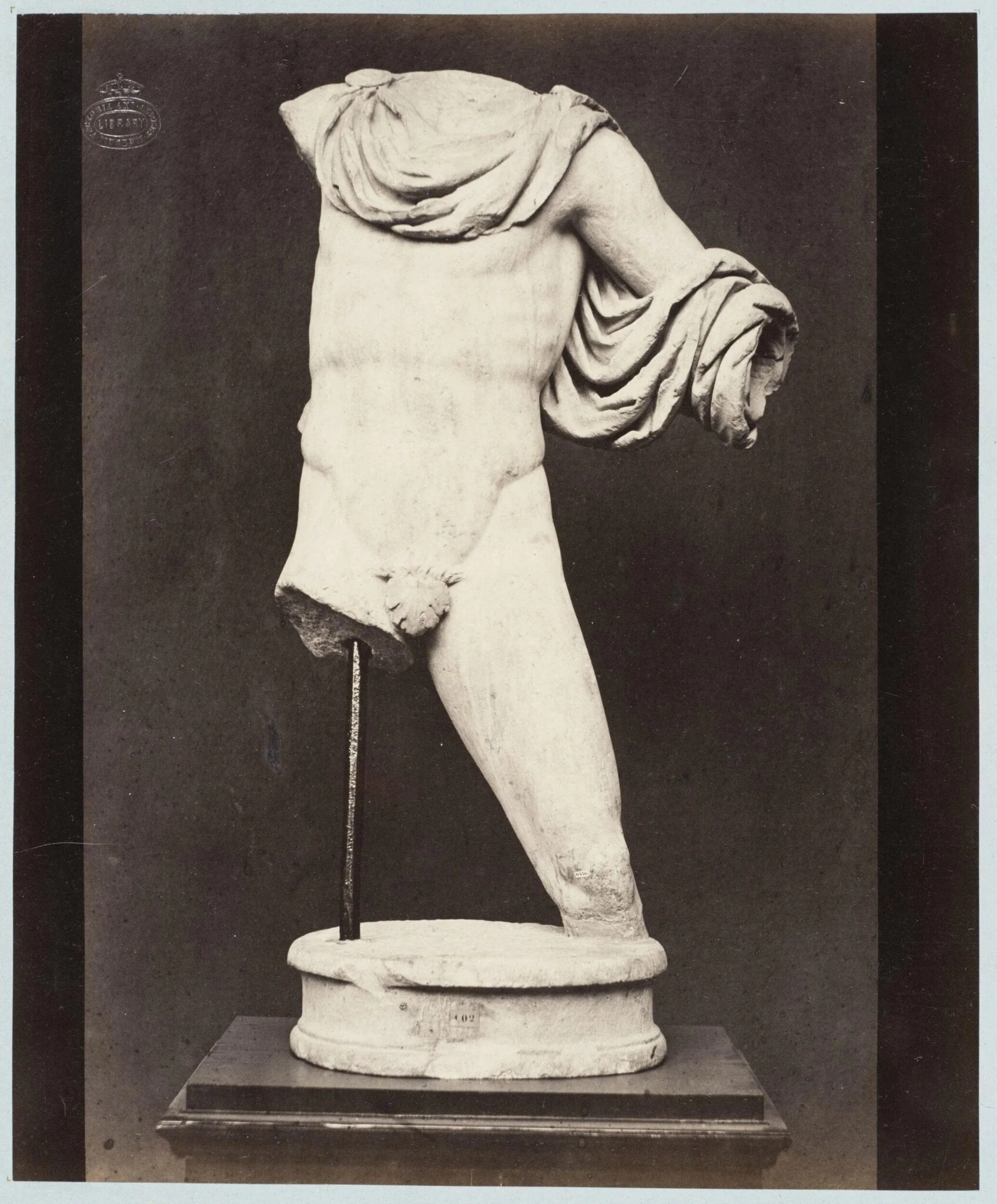 Fragment of a small marble statue, detail