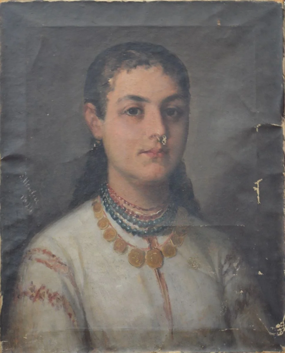 Fată cu salbă, detail