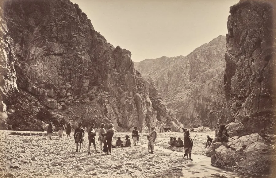 Midway in Jugdalluck, detail