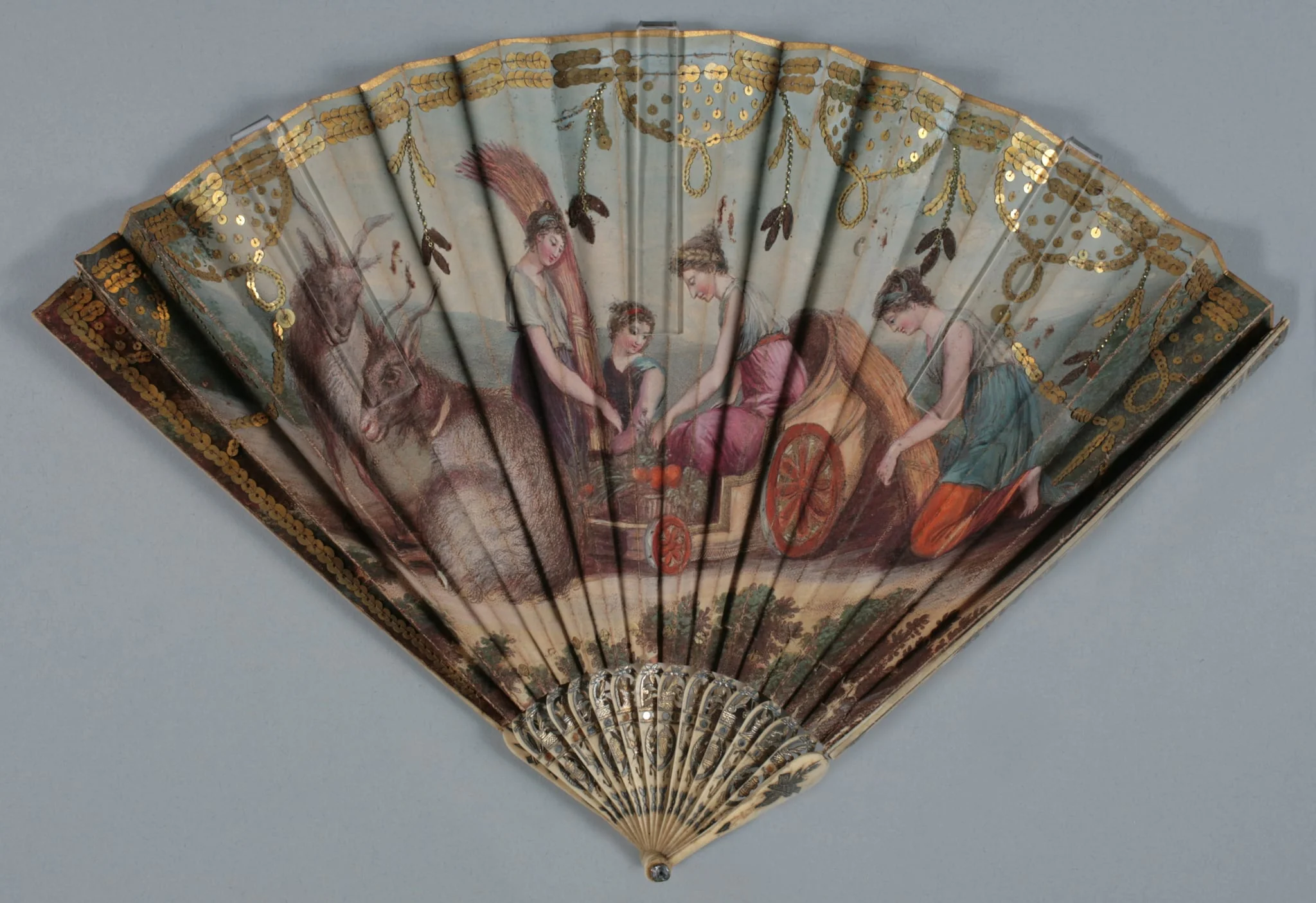 Eventail plié, detail