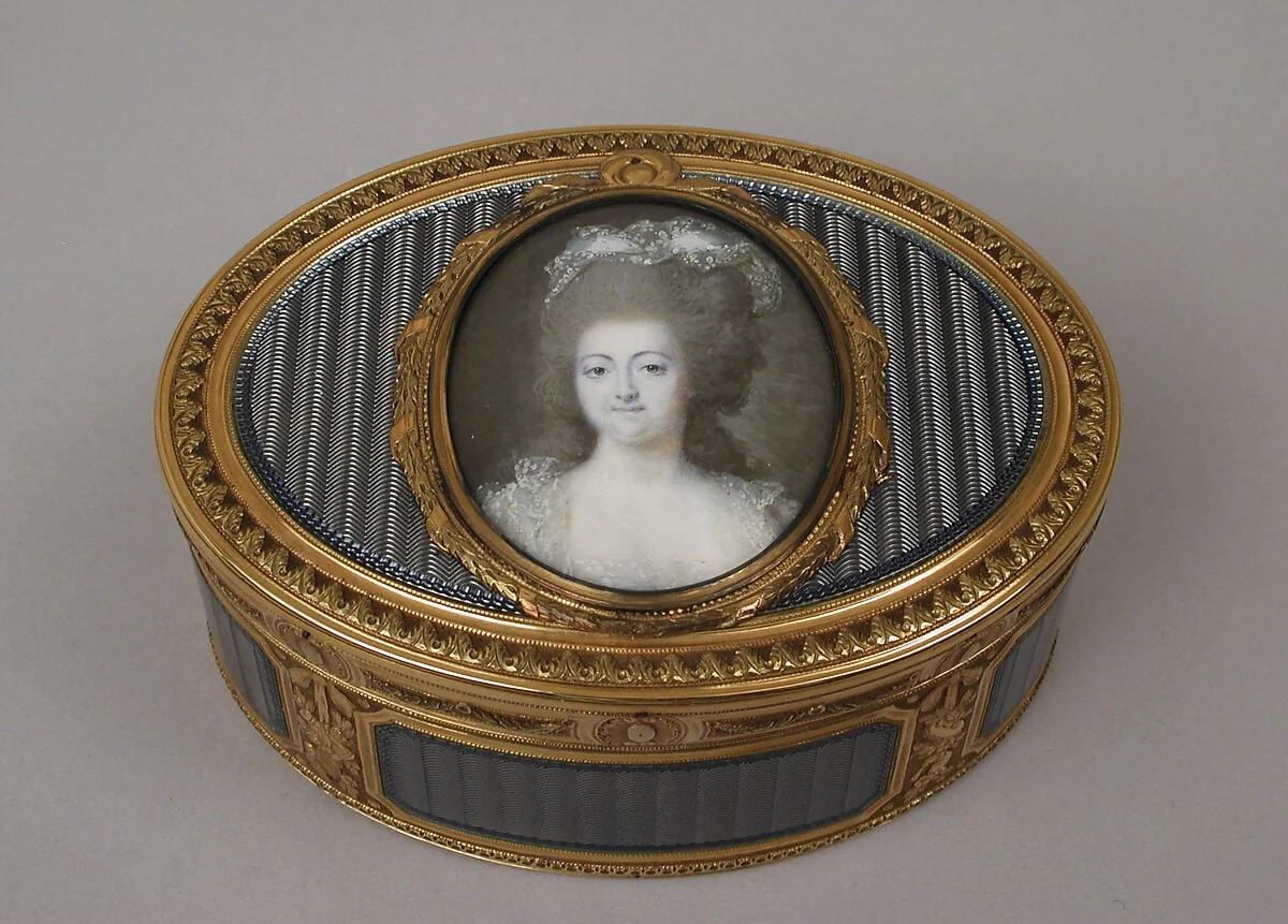 Snuffbox with portrait of a woman, detail