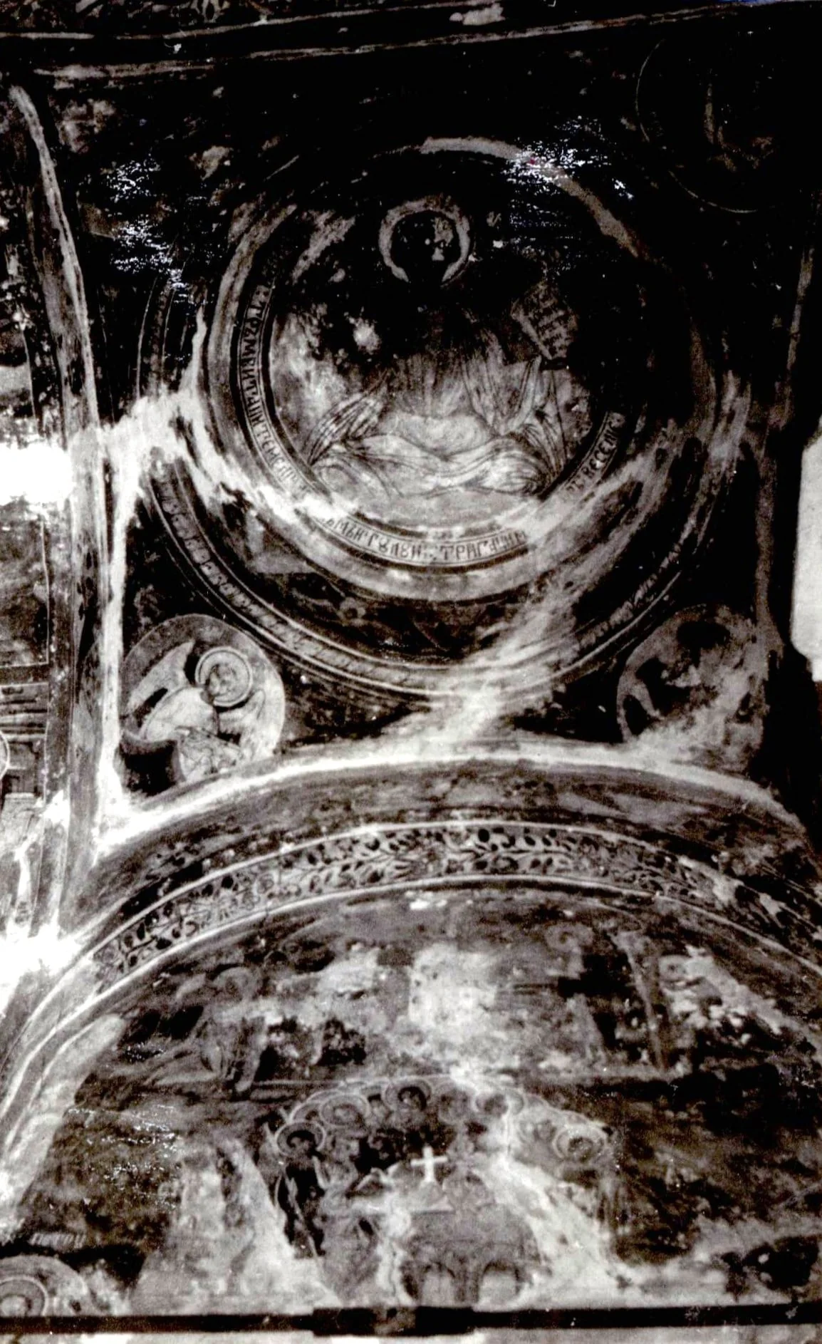 Detaliu de pe fresca din pridvorul monumentului istoric din satul Scoica, comuna Andreești, județul Gorj (1990), detail