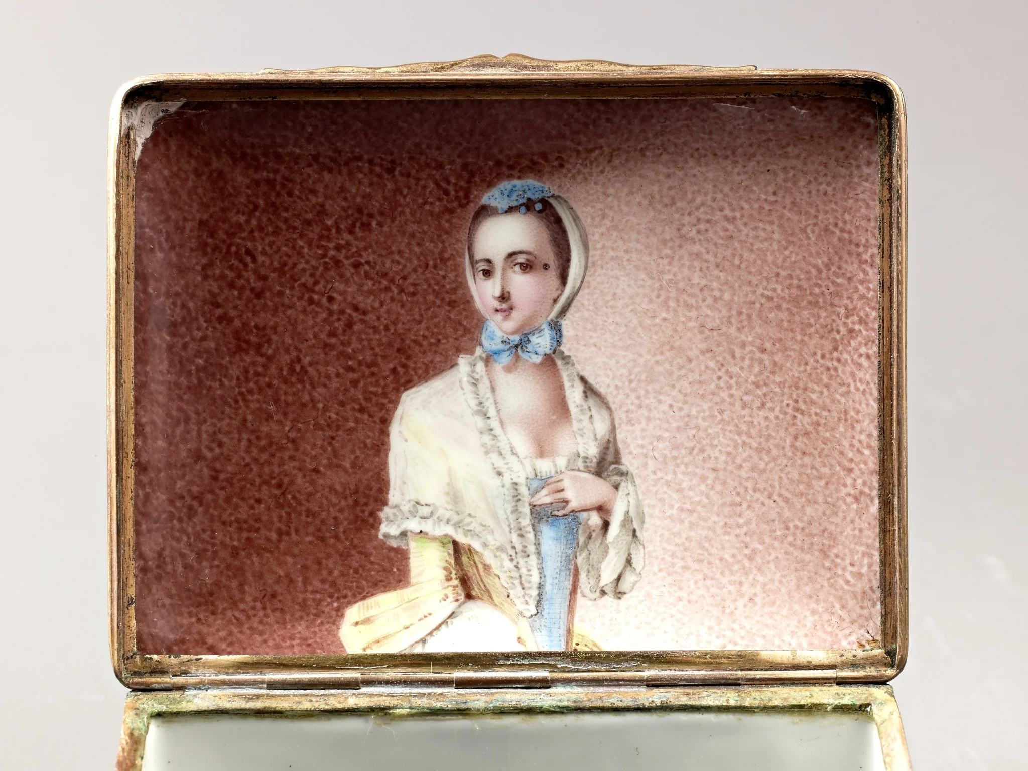 Snuffbox, detail