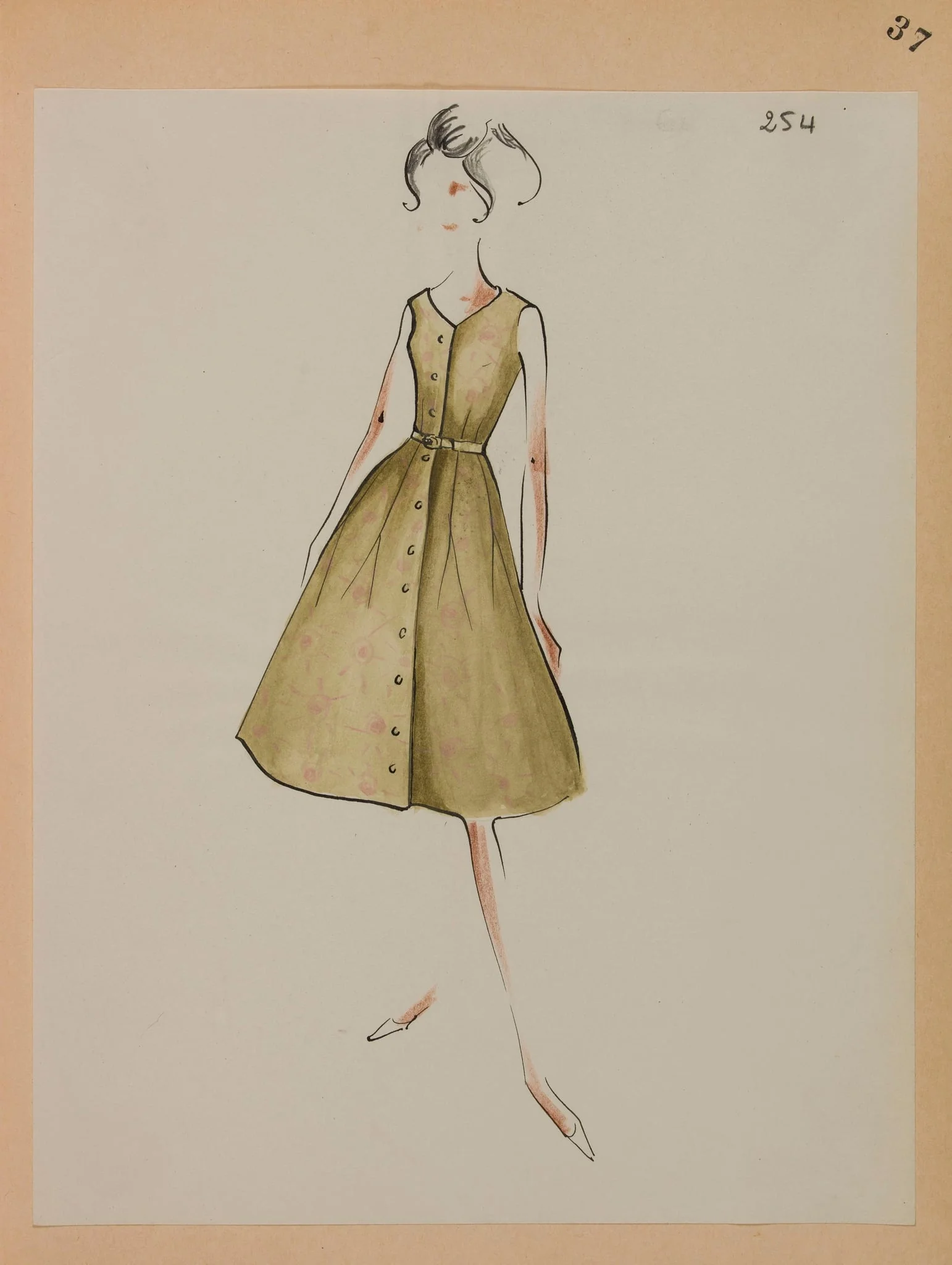 Robe à bretelles kaki clair à motif de soleil boutonnée de haut en bas avec fine ceinture, detail