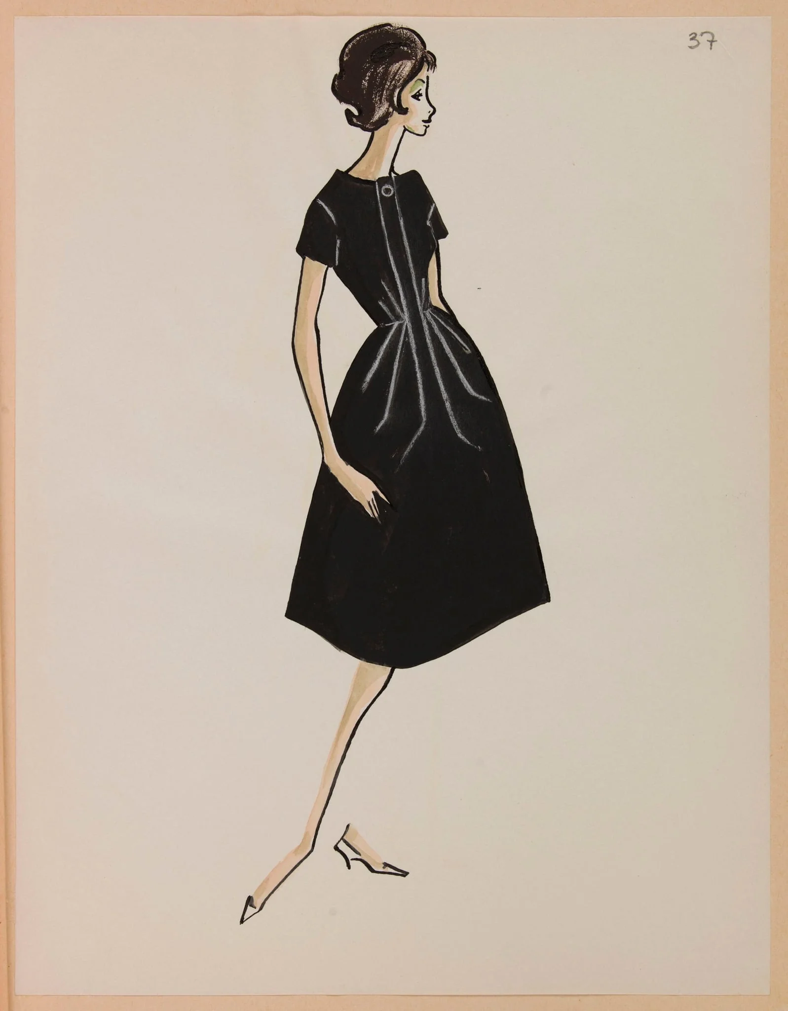 Robe noire cintrée, detail