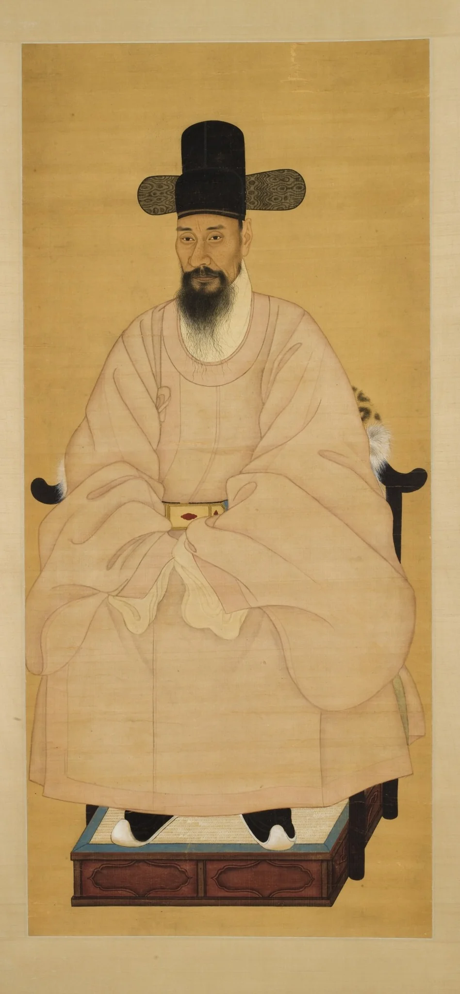 Portrait of a Scholar-Official in a Pink Robe, detail