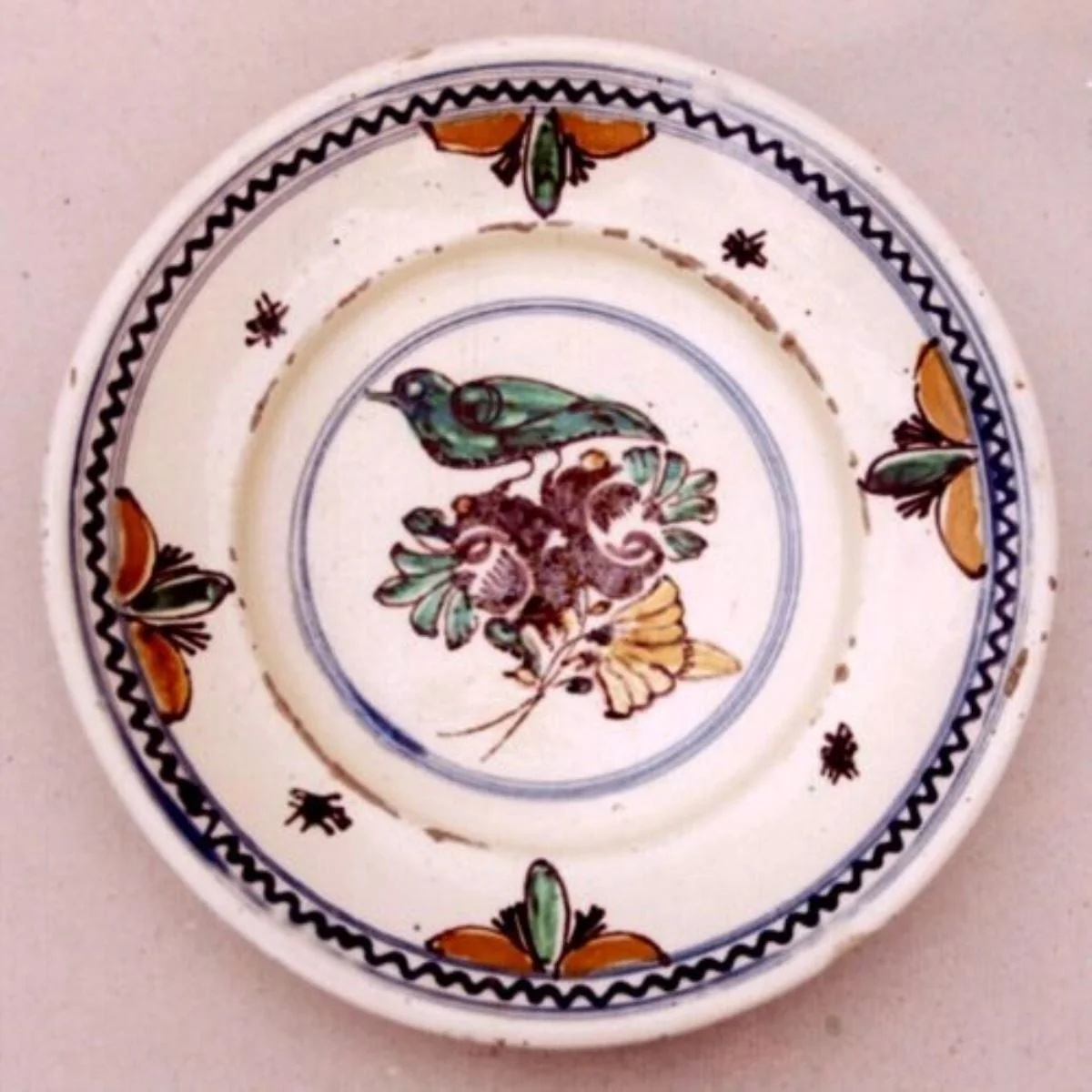 tányér, detail