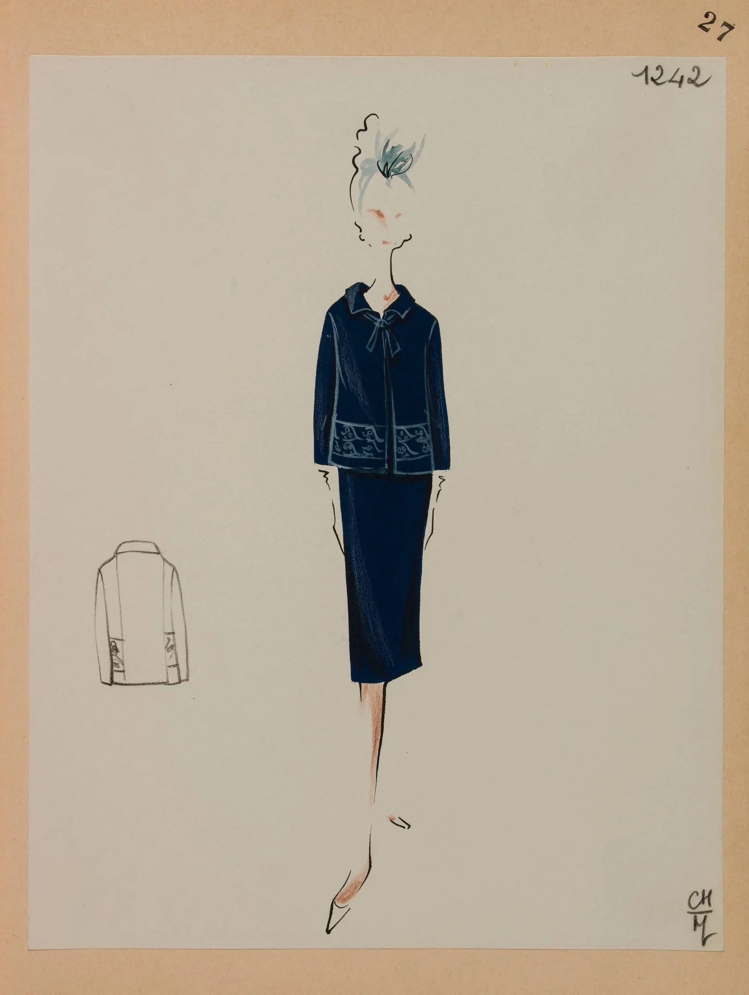 Tailleur bleu marine à frise de motif sur le bas de la veste, detail