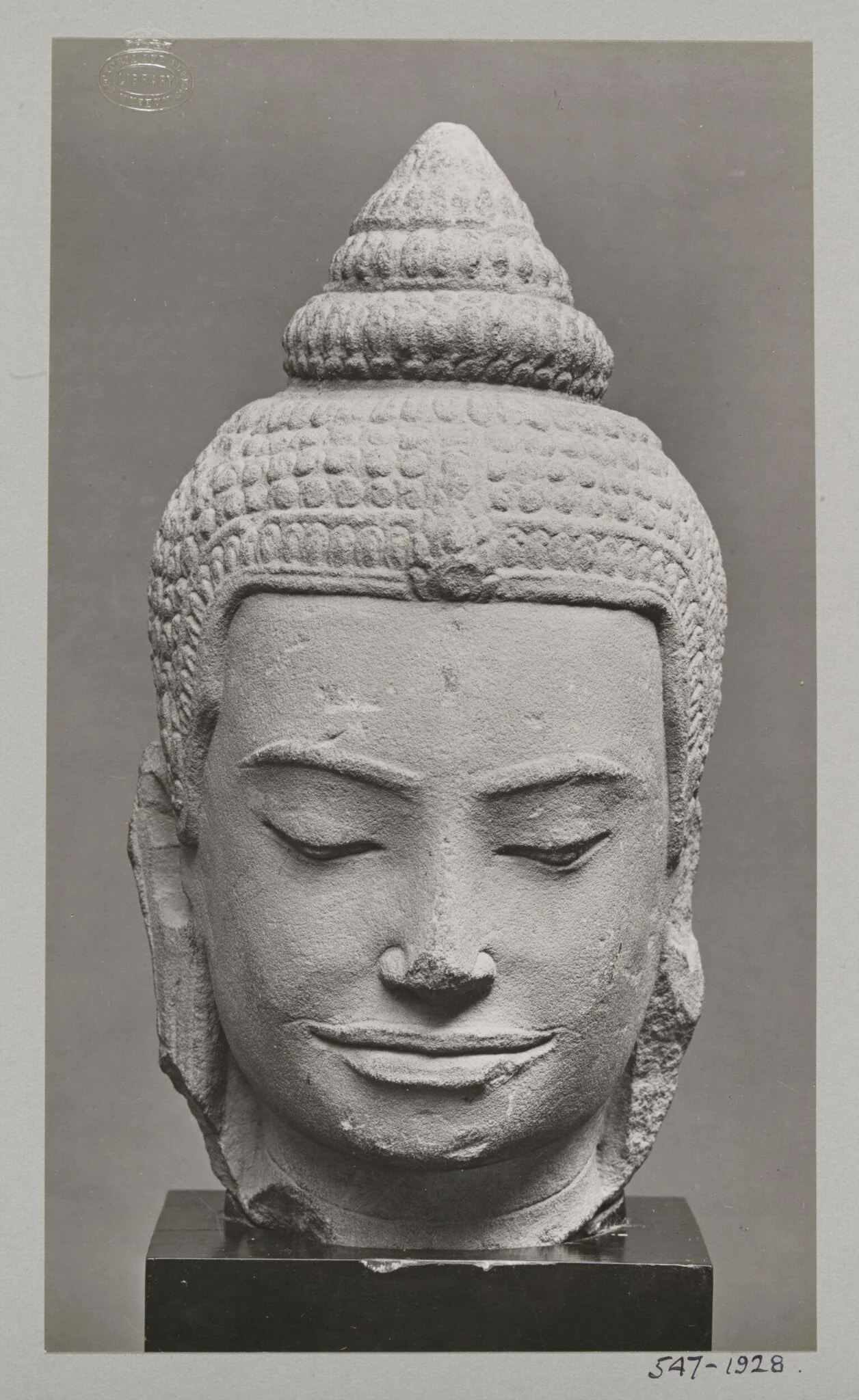 Sandstone sculpture of head of Buddha, Siam, 9th century A.D., V&A Museum, London, detail