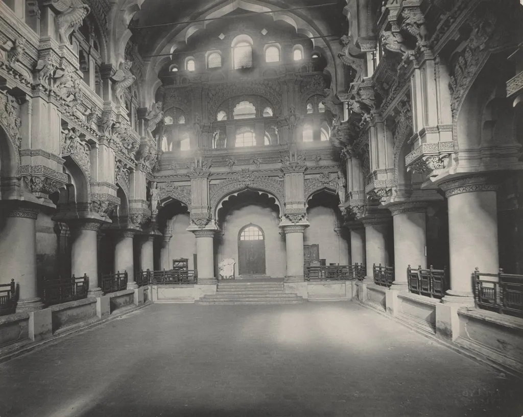 Entrance to Torumal Paiks Palace, by A. W. A. Plâté Studio, 1894