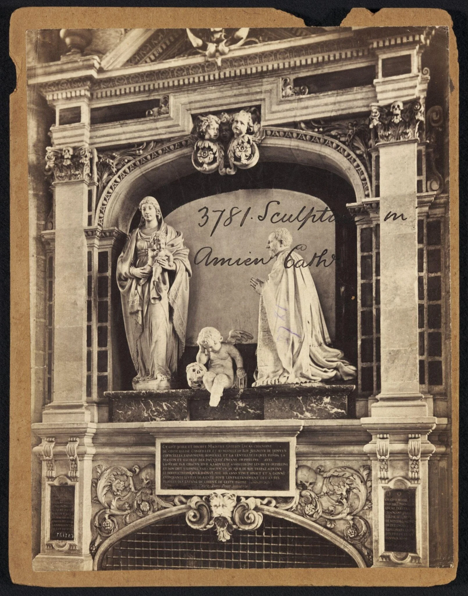 Sculpture in Amiens Cathedral, detail