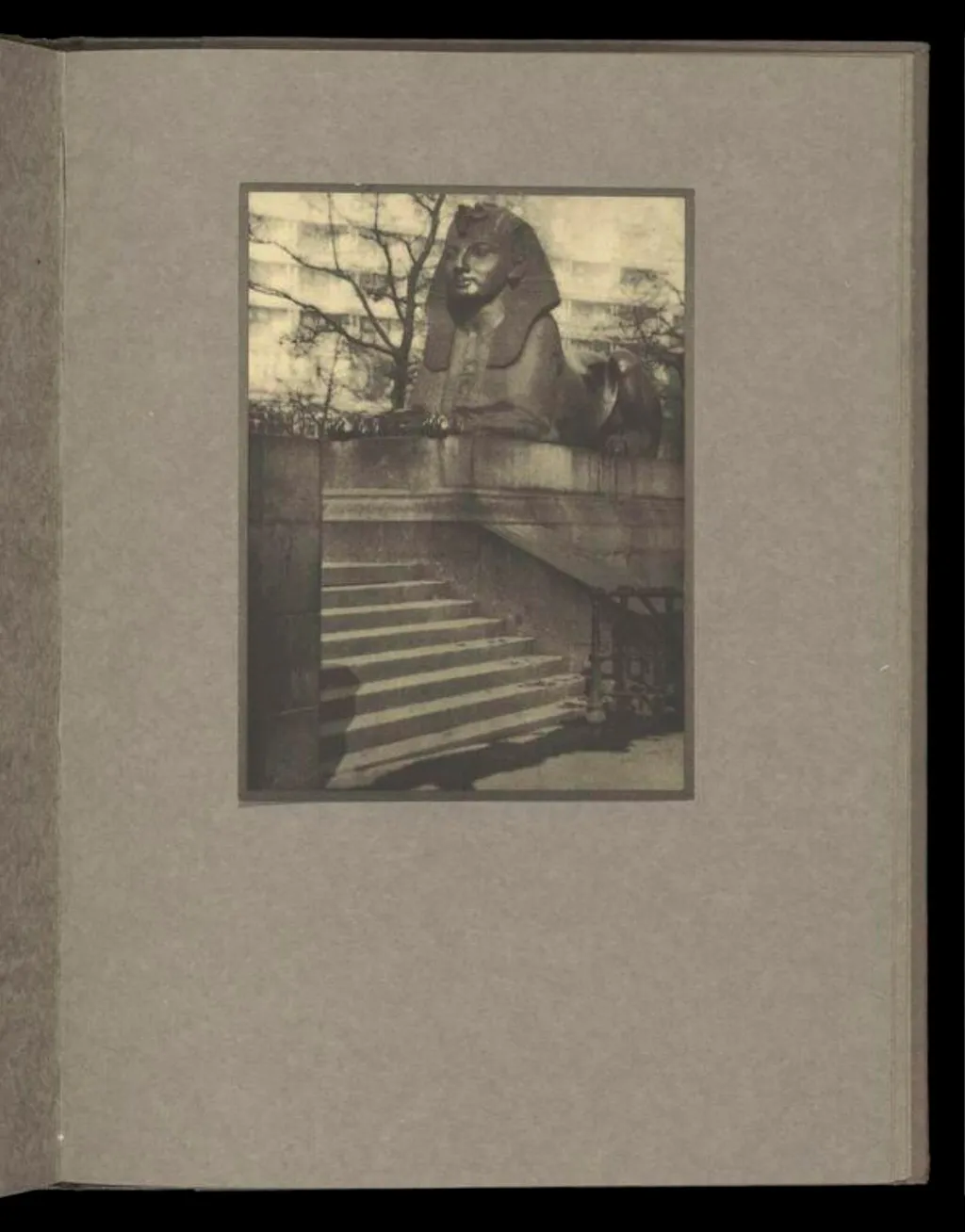 On the Embankment, by Alvin Langdon Coburn, photographic, 1909