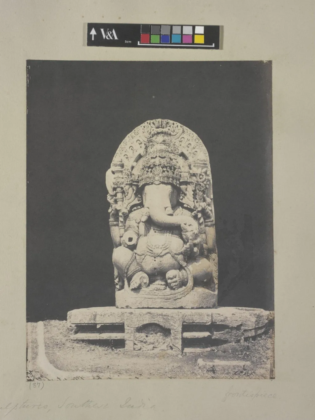 Hindoo Temple Sculptures, Southern India, Hullabeed, by Andrew Charles Brisbane Neill, photographic, 1855