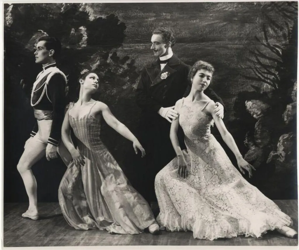 Jardin aux lilas, by Angus McBean, photographic, 1938