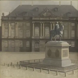 Amalienborg Square, Copenhagen, by Vilhelm Hammershøi, oil, 1898
