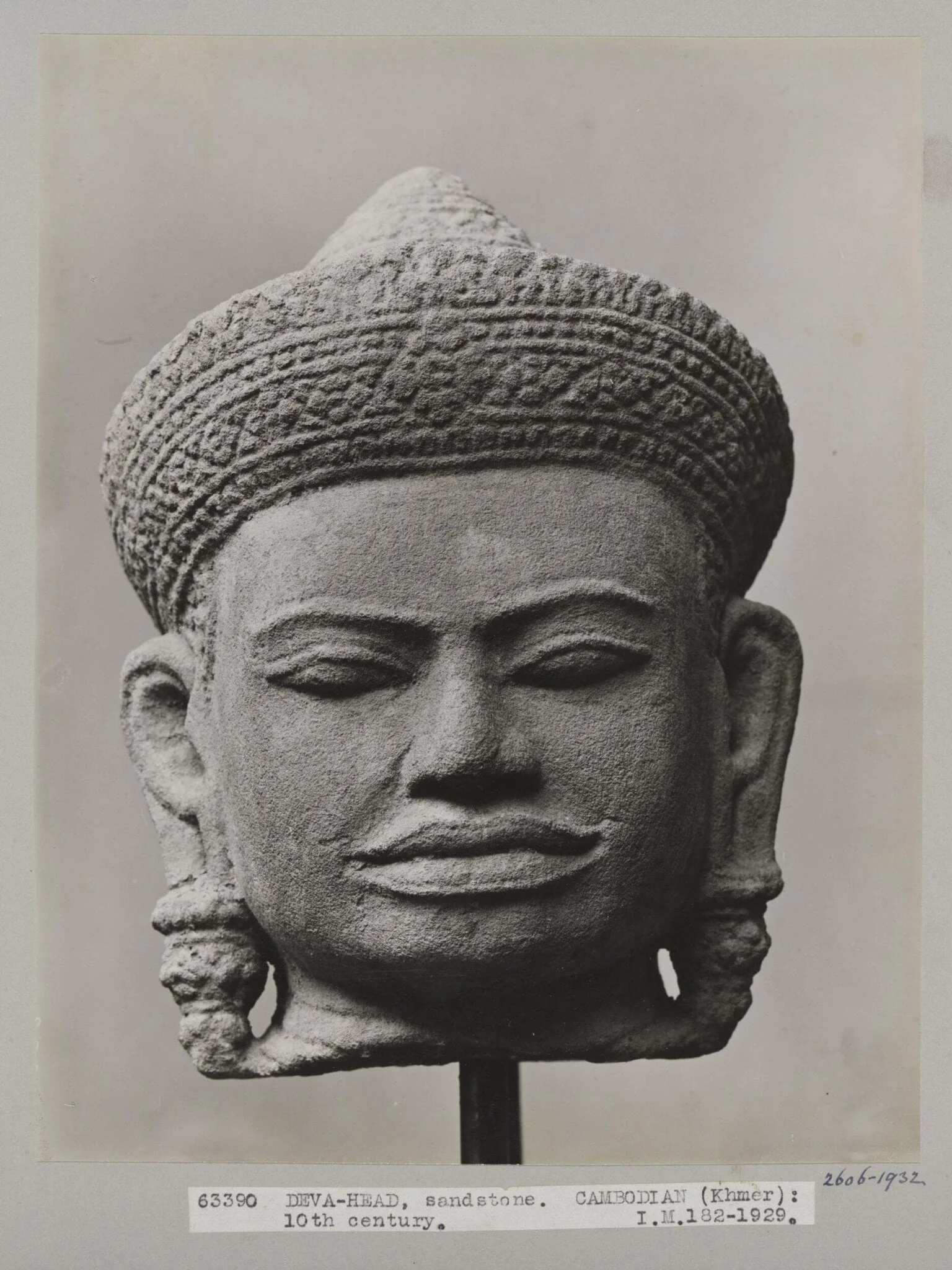 Cambodian sandstone sculpture of head of Deva, 10th century, V&A Museum, London, detail