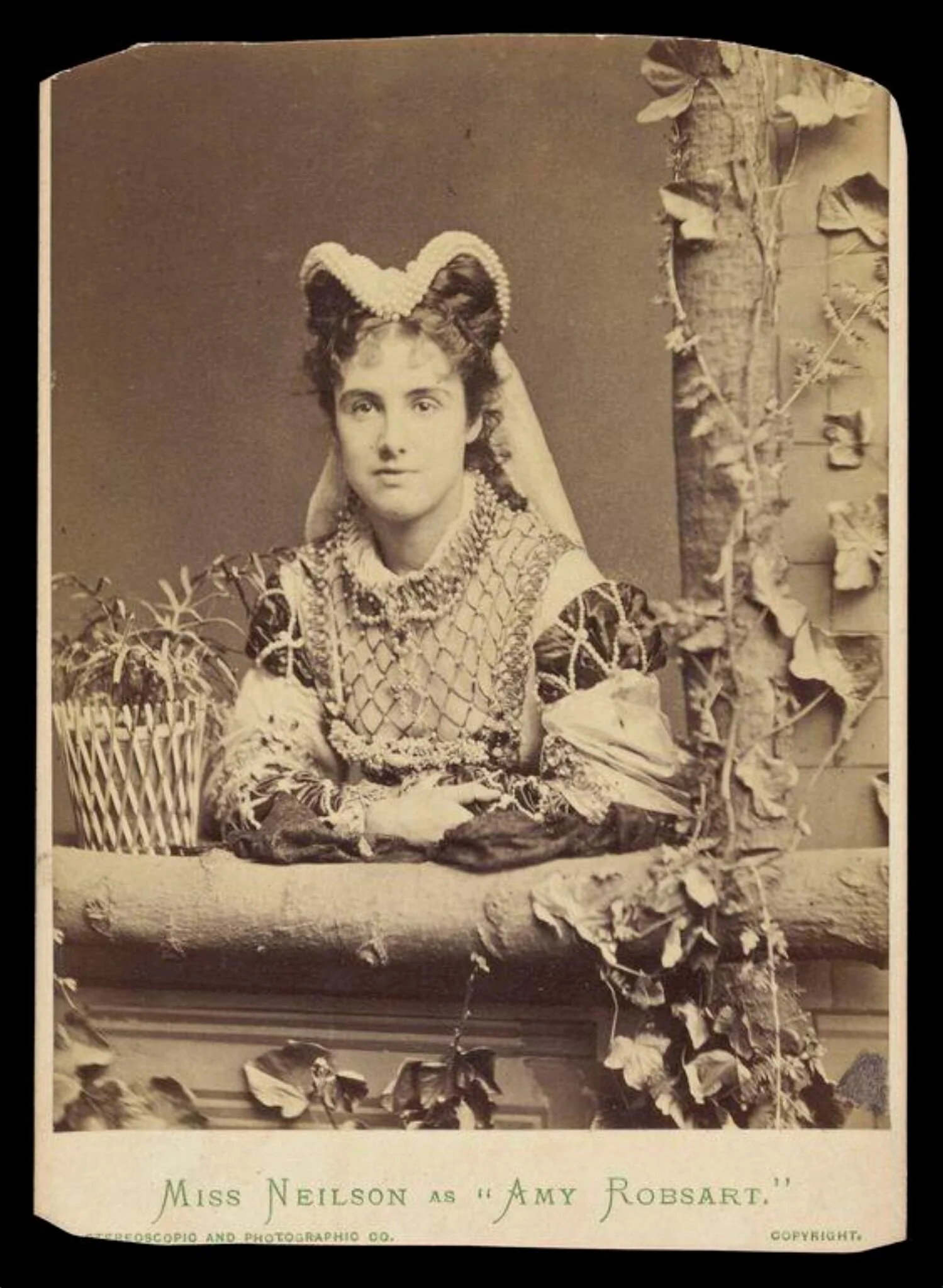 Miss Neilson as "Amy Robsart", detail