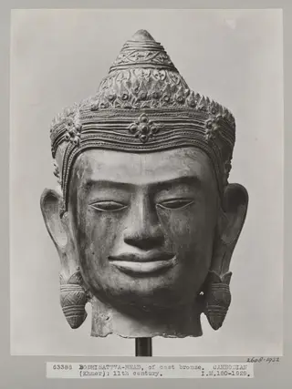 Cambodian bronze sculpture of head of Bodhisattva, 11th century A.D., V&A Museum, London