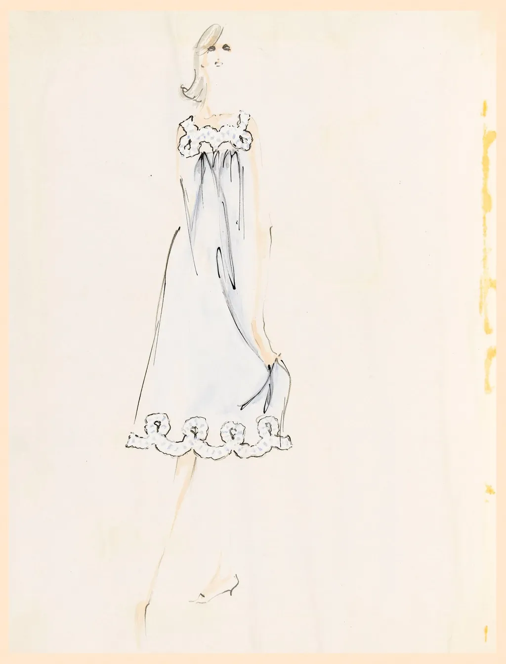 Chemise de nuit bleu pâle rehaussée à l'encolure et en bas, by Carven, 1961