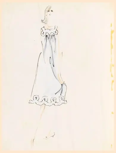 Chemise de nuit bleu pâle rehaussée à l'encolure et en bas, by Carven