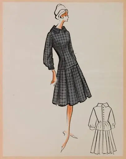 Tailleur bleu gris à longue veste cintrée et jupe plissée, by Carven