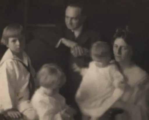 The Walter L. Flory Family, by Clarence H. White, 1915