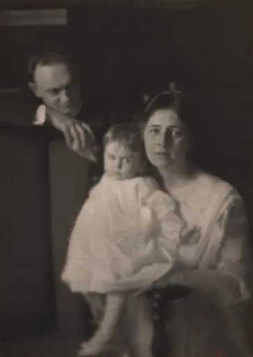 Walter L. Flory, Julia McCune Flory, and Phoebe Flory, by Clarence H. White