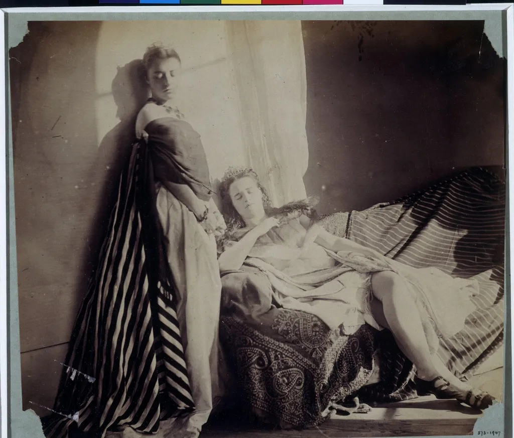 Isabella Grace and Clementina Maude, 5 Princes Gardens, by Clementina Hawarden, photographic, 1864