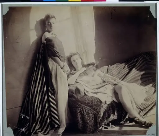 Isabella Grace and Clementina Maude, 5 Princes Gardens, by Clementina Hawarden