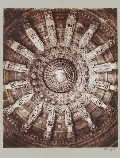 Photograph of the ceiling of the Luna Vasahi temple, Mount Abu, Dilwara