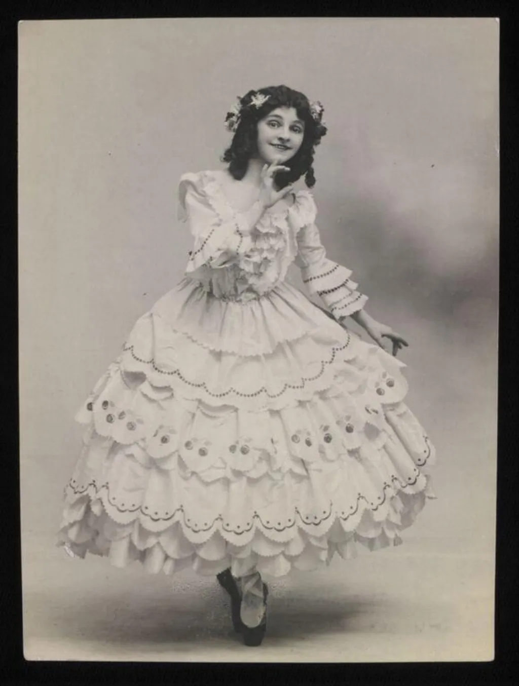Le Carnaval, by Dover Street Studios Ltd., photographic, 1920