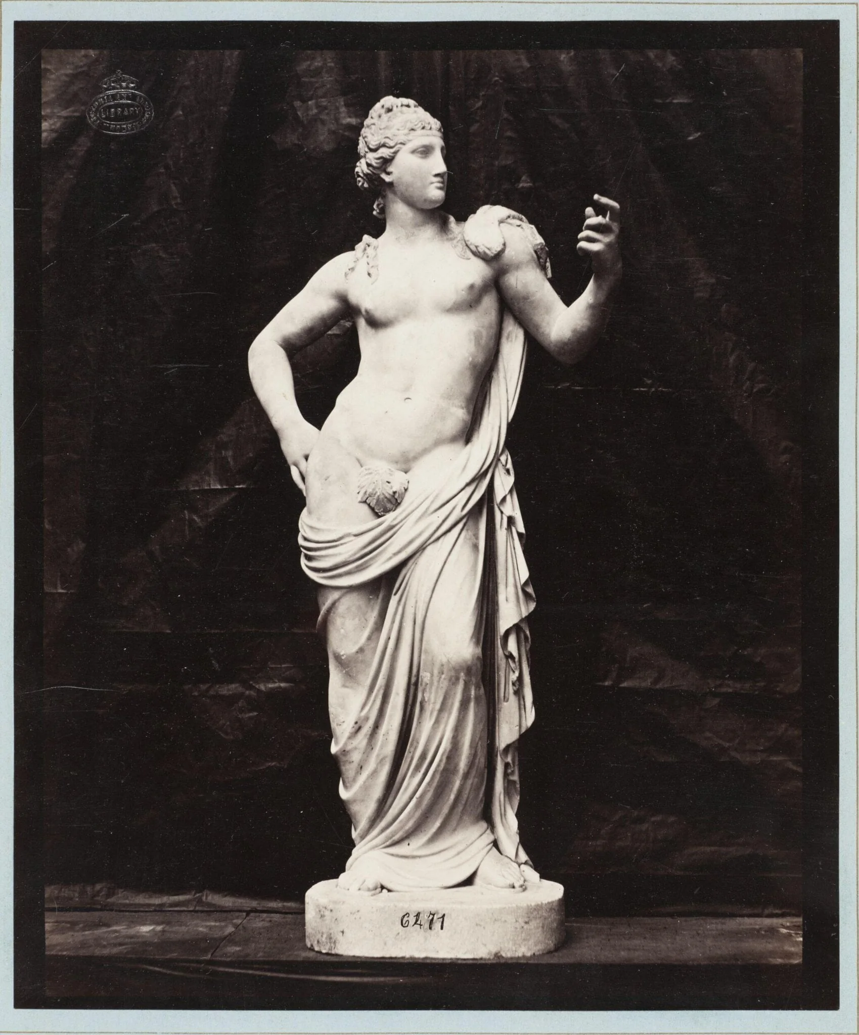 Unidentified marble statue, detail