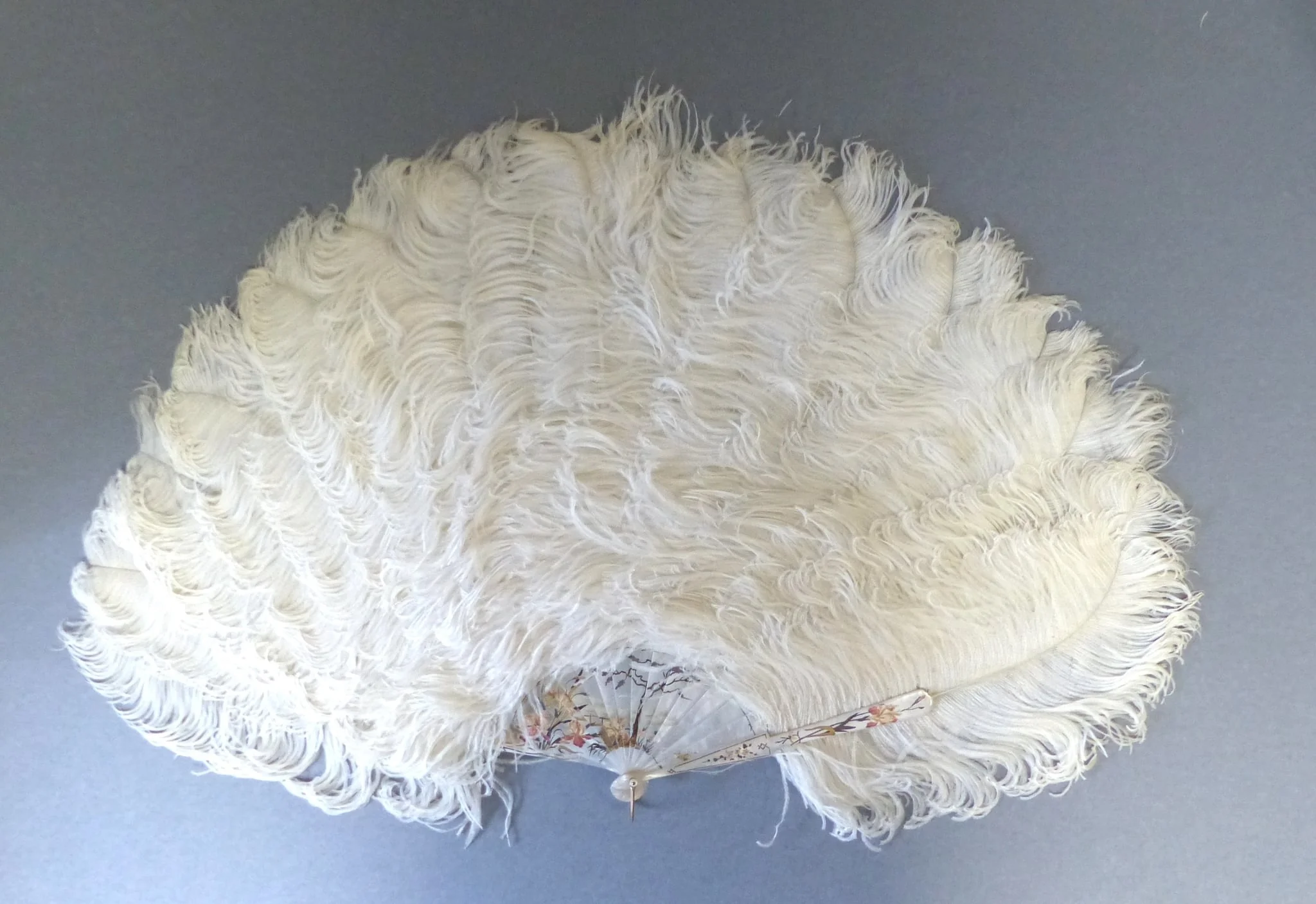 Eventail en plumes d'autruche, detail