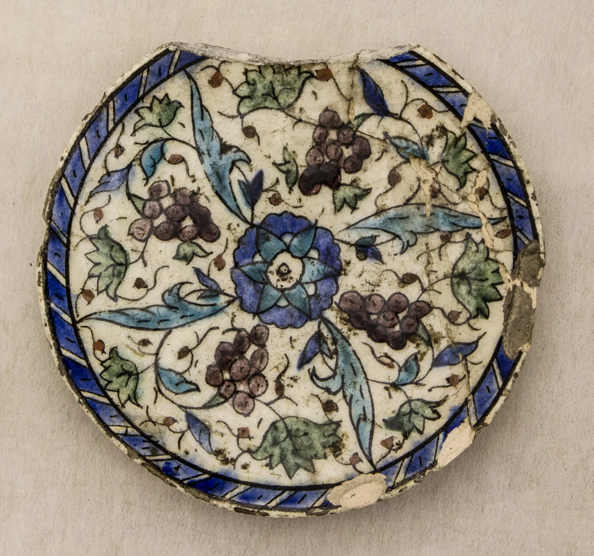 Farfurie mică (corect Farfurioară); farfurie de masă, detail