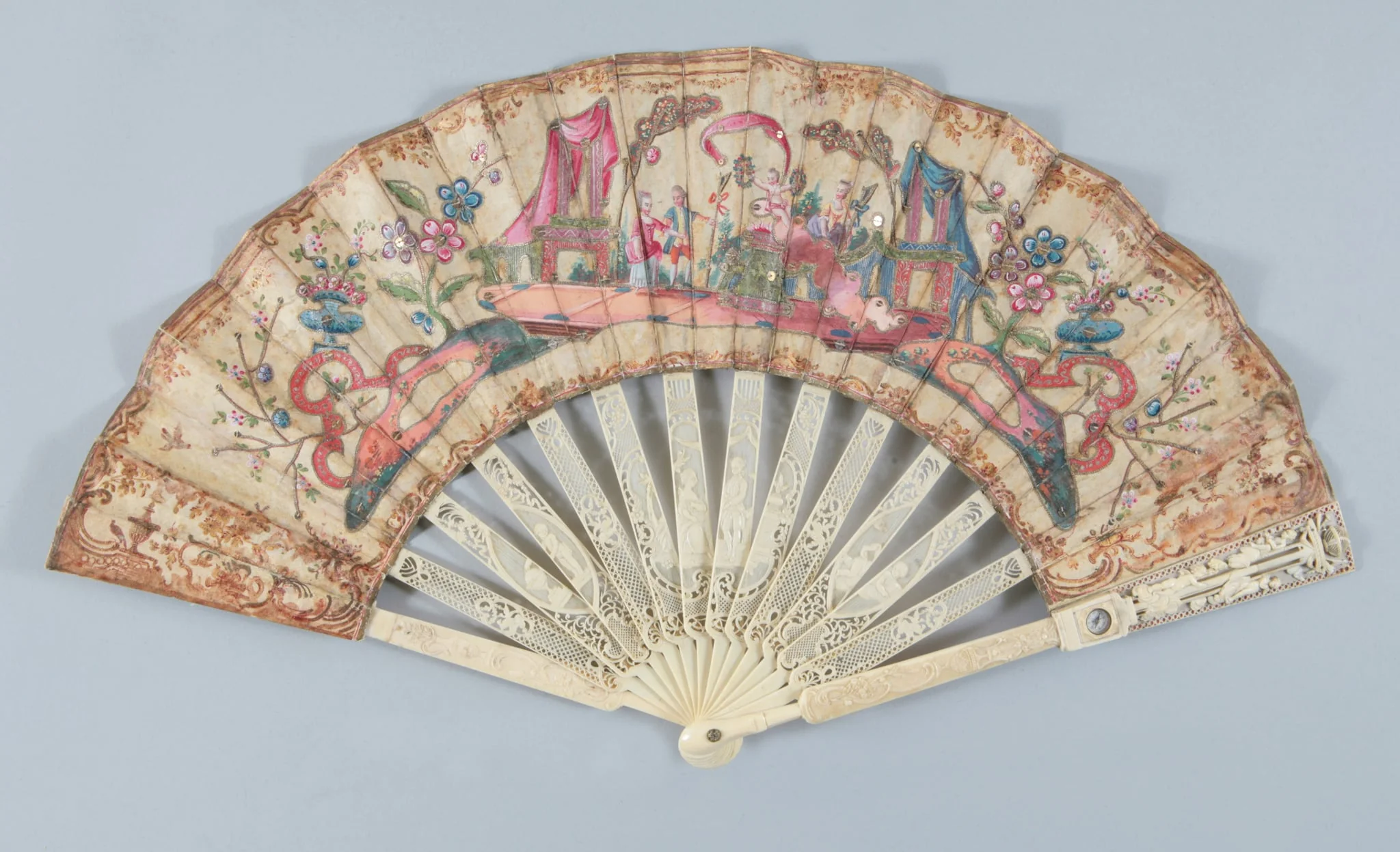 Eventail à système, detail
