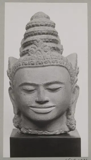 East Siam sculpture of head of Bodhisattva, ca. 12th century, H.G. Quaritch Wales Collection