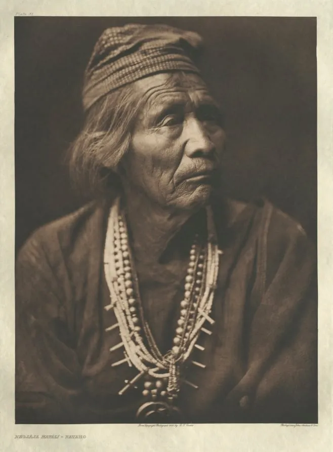 Portfolio I, Plate 31: Nesjája Hatáli-Navaho, by Edward S. Curtis, 1904