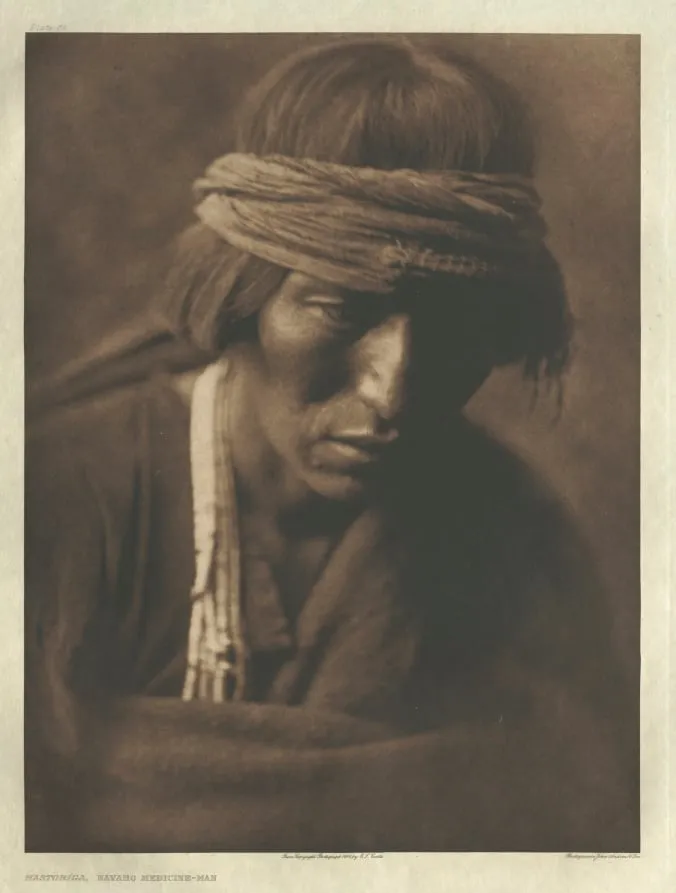 Portfolio I, Plate 35: Hastobíga-Navaho Medicine-Man, by Edward S. Curtis, 1904