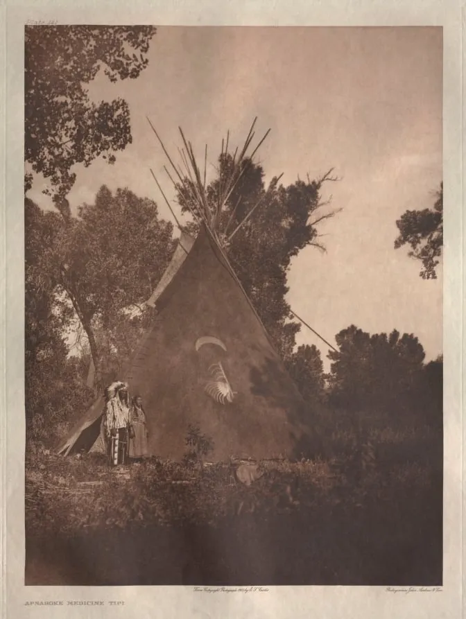 Portfolio IV, Plate 141: Apsaroke Medicine Tipi, by Edward S. Curtis, 1905