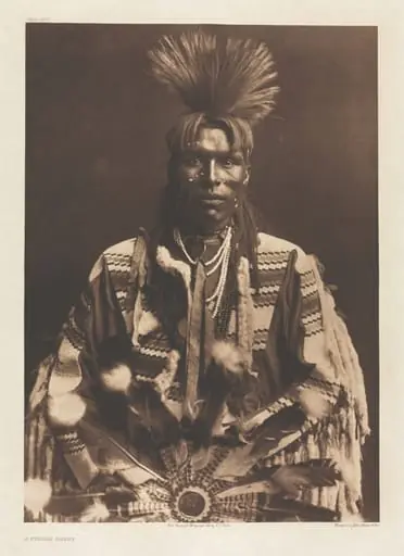 Portfolio VI, Plate 208: A Piegan Dandy, by Edward S. Curtis