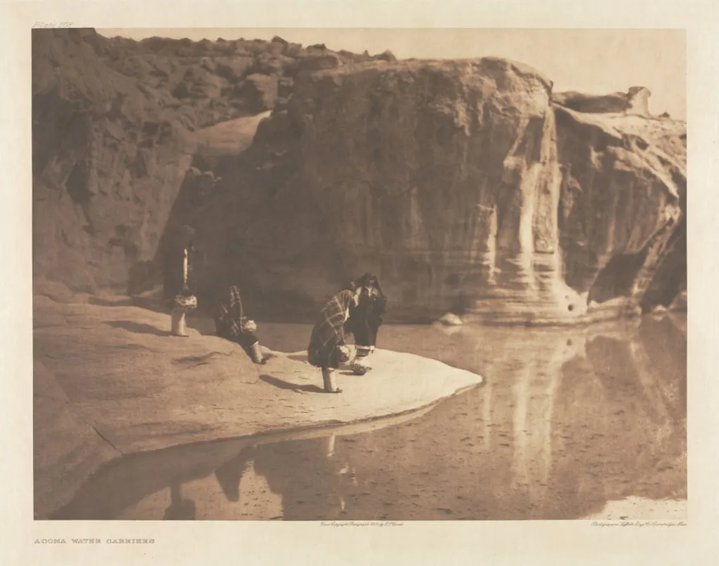 Portfolio XVI, Plate 568: Acoma Water Carriers, by Edward S. Curtis, 1904
