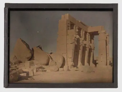 Else Paneth and guide with Egyptian monuments, by F.A. Paneth