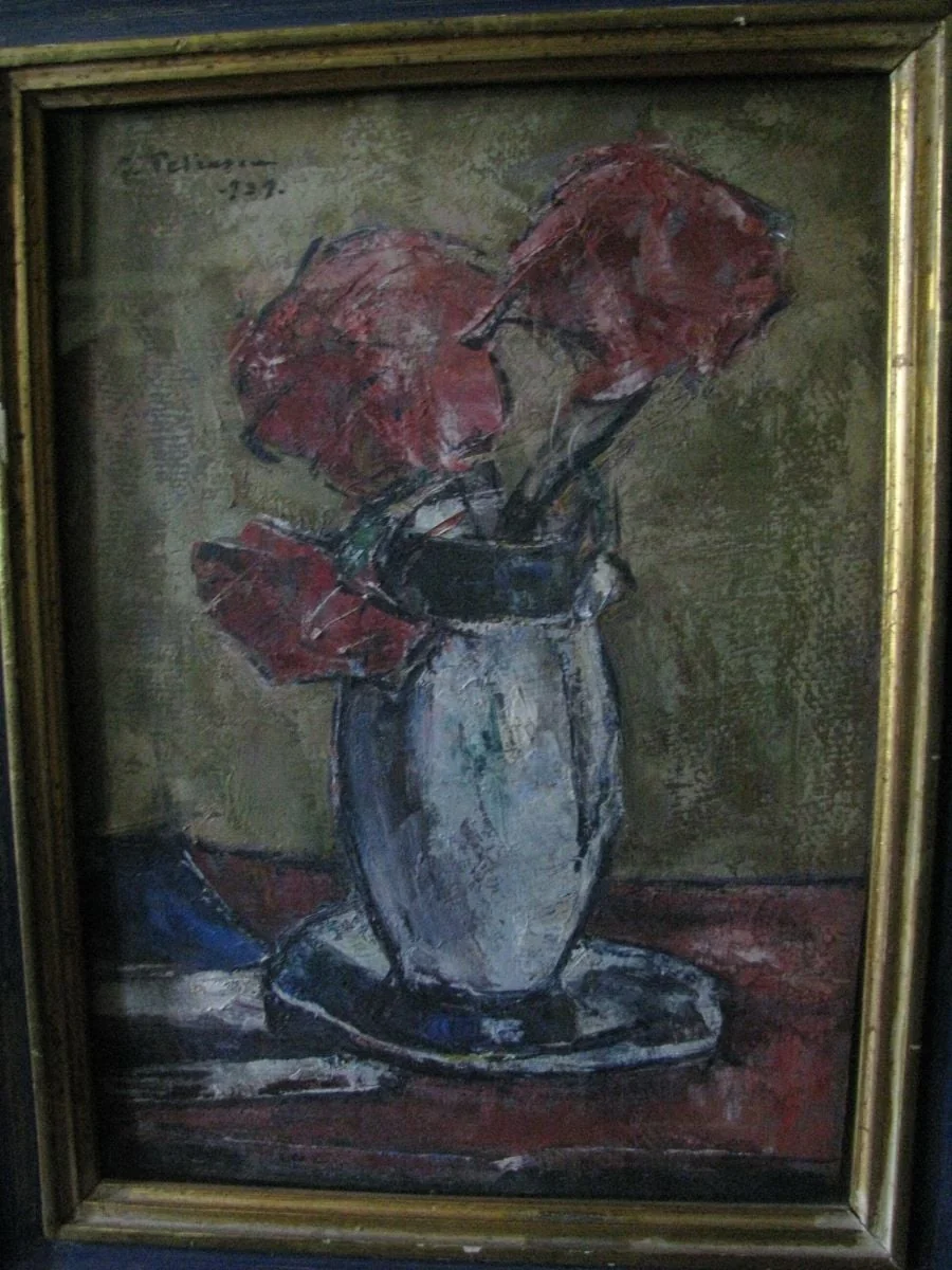 Vas cu flori roșii, detail